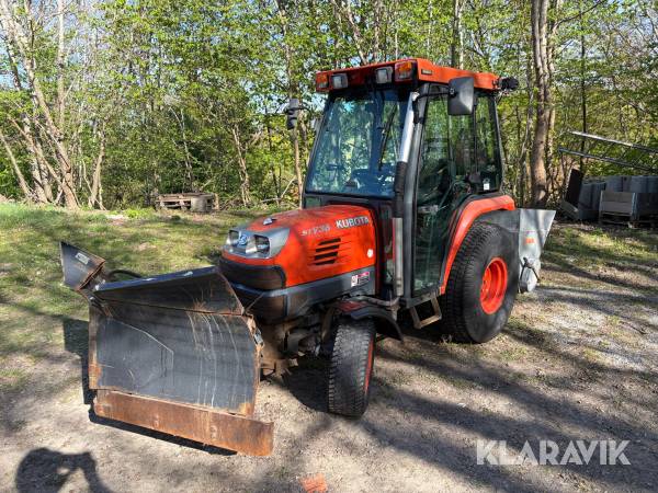 Traktor Kubota STV 36 Med Vikplog & Spridare