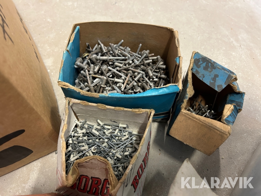 Diverse popnit, Lysekil, Klaravik auktioner