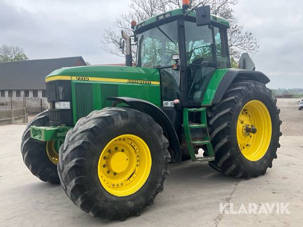 Traktor John Deere 7710