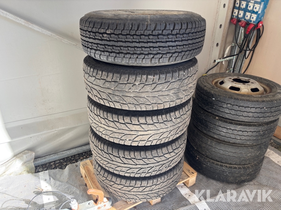 Vinterdäck Cooper 235/75R15 Pickup