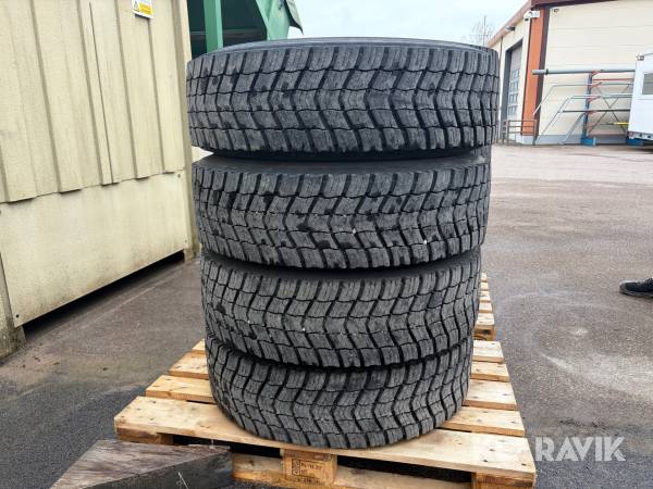 Lastbilsdäck Michelin 285/70R19,5 4 st