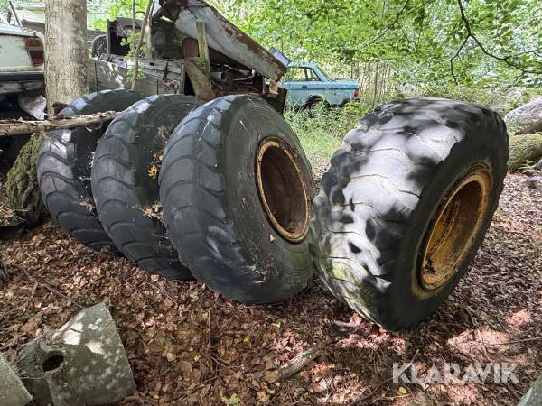 Däck Volvo GoodYear / Michelin 20.5R25