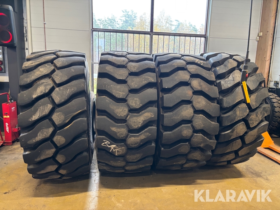 Entreprenaddäck Triangle 29.5R25 4st