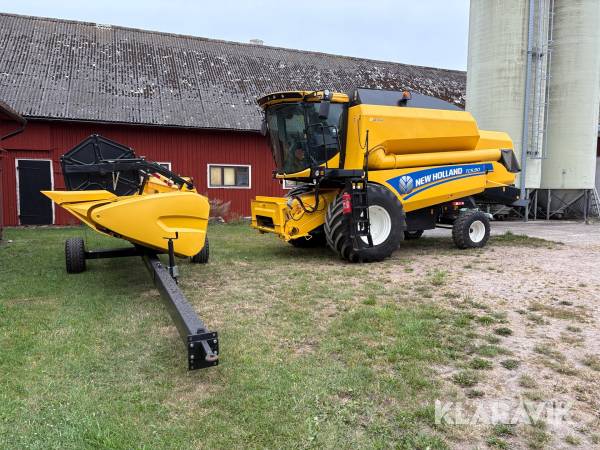 Skördetröska New Holland TC5.90 389