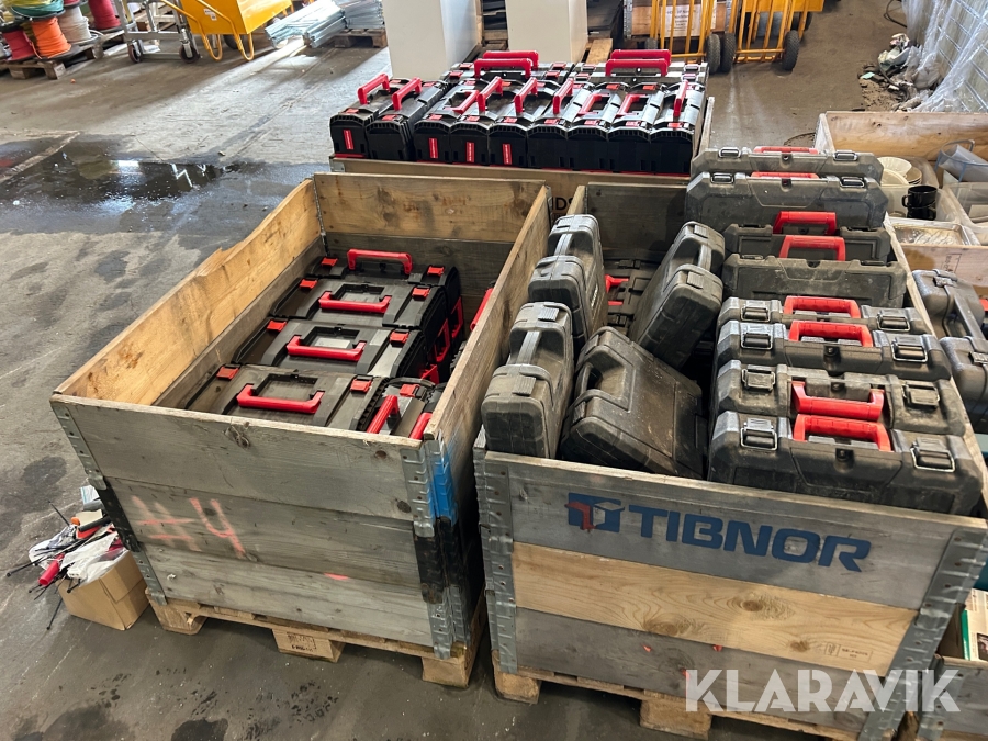 Tomma lådor till byggmaskiner Milwaukee