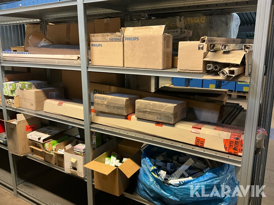 Parti med lampor och lysrör