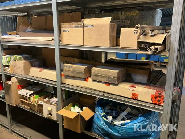 Parti med lampor och lysrör