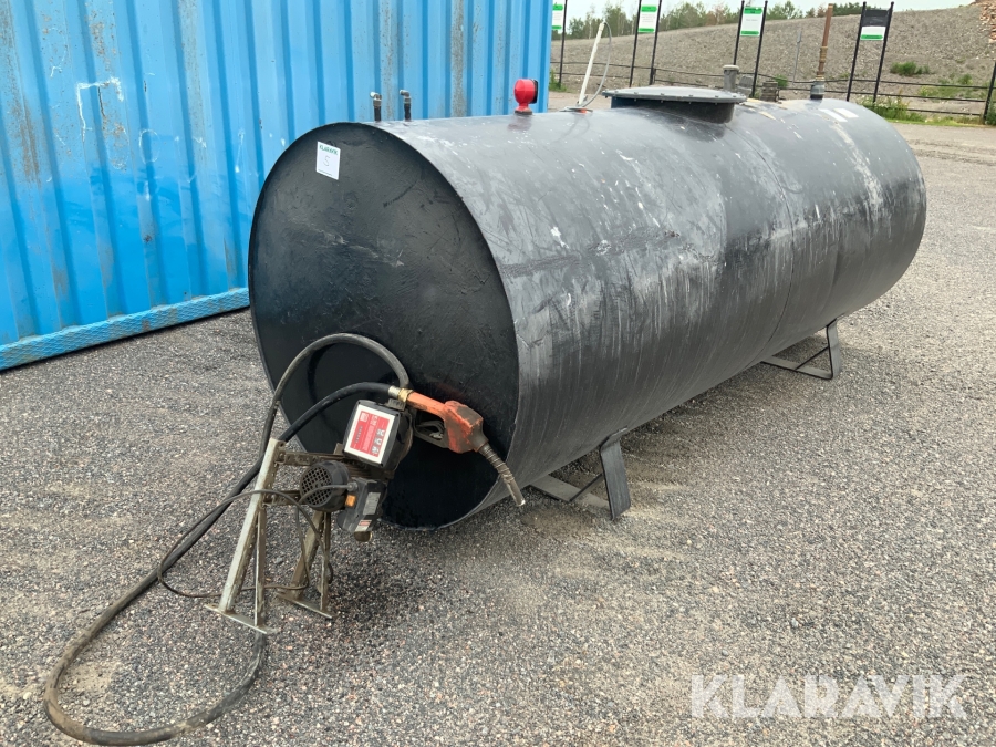 Oljetank med pump 3m3