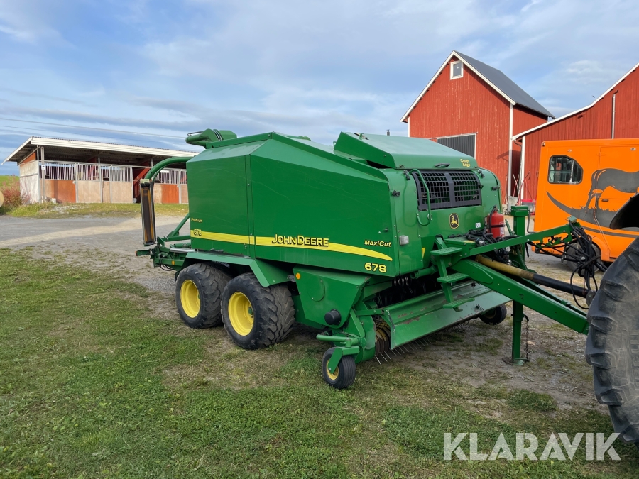 Rundbalspress John Deere Maxicut premium 678