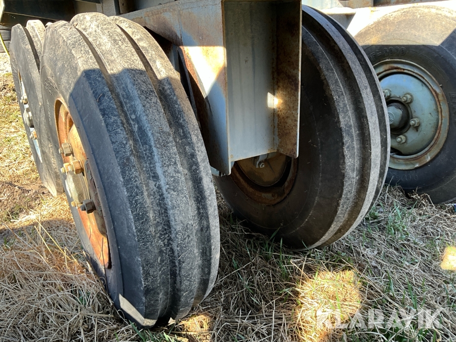 Maskintrailer med tipp