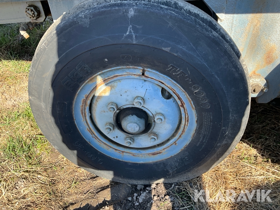 Maskintrailer med tipp