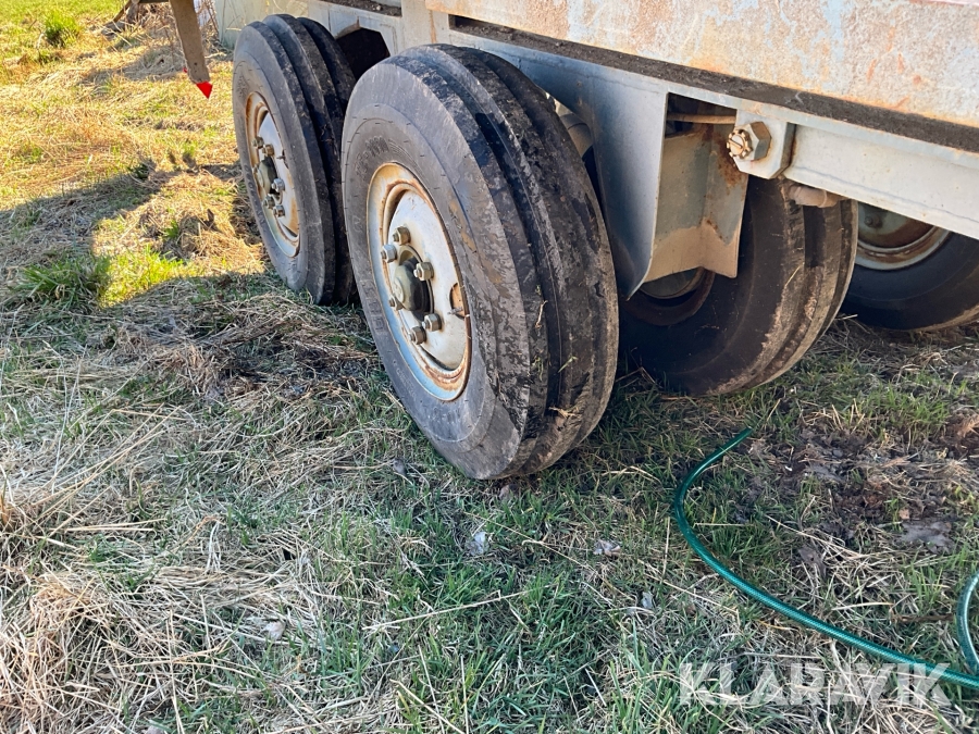 Maskintrailer med tipp