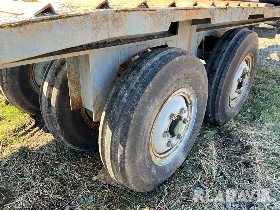 Maskintrailer med tipp