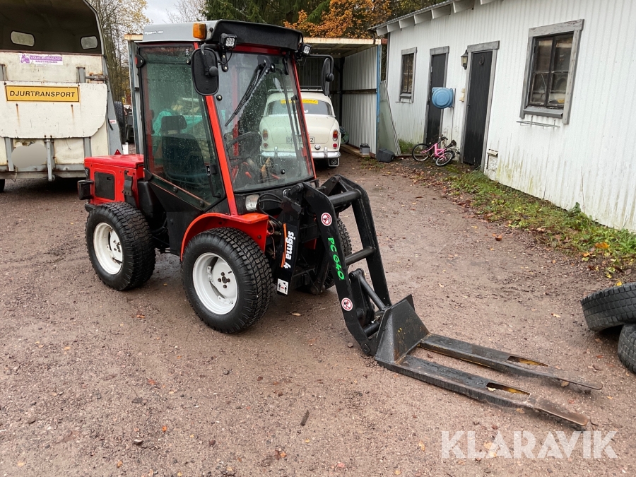 Redskapsbärare Antonio Carraro Superpark 3800 HST med skopa och gafflar