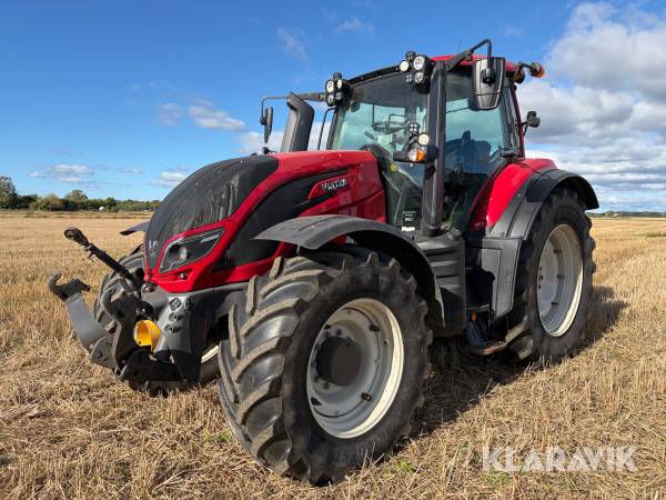 Traktor Valtra T174E TwinTrack med frontlyft