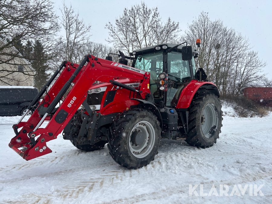 Traktor med lastare Massey Ferguson 6715S