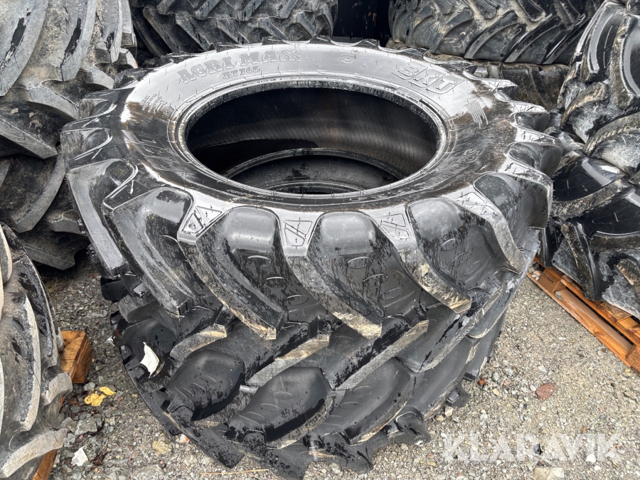 Traktordäck BKT Agrimax RT 765 520/70R34 2 st nya