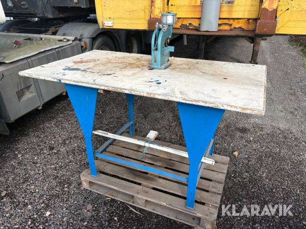 Nitmaskin med bord