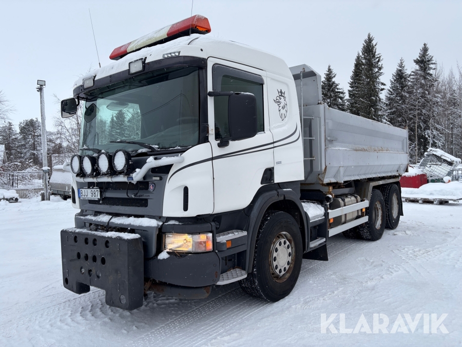 Tippbil Scania P380 6x2 med plogutrustning