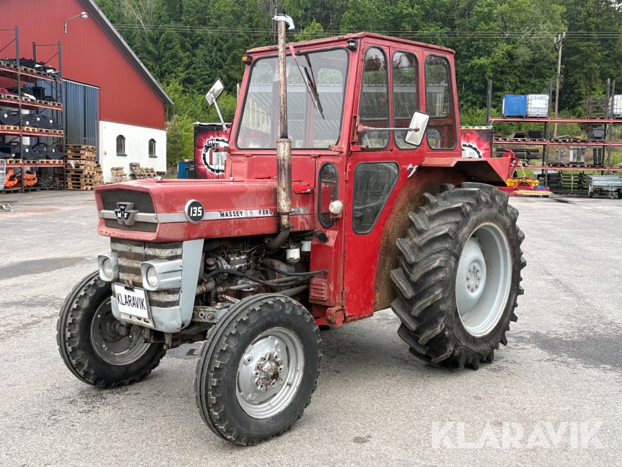 Traktor Massey Ferguson 135