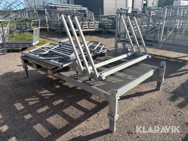 Plattform med trappa Trident 1.5x2.6m galvad