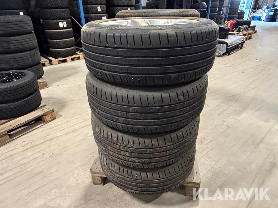 Sommardäck Vredestein Quatrac 5 235/50 ZR19 99W, på alufälgar  4st