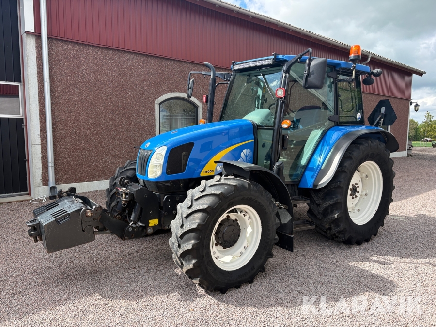 Traktor New Holland T5050