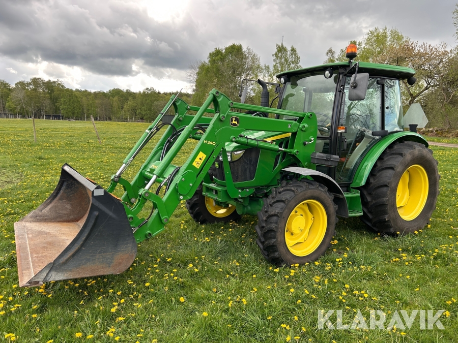 Traktor John Deere 5067E med frontlastare