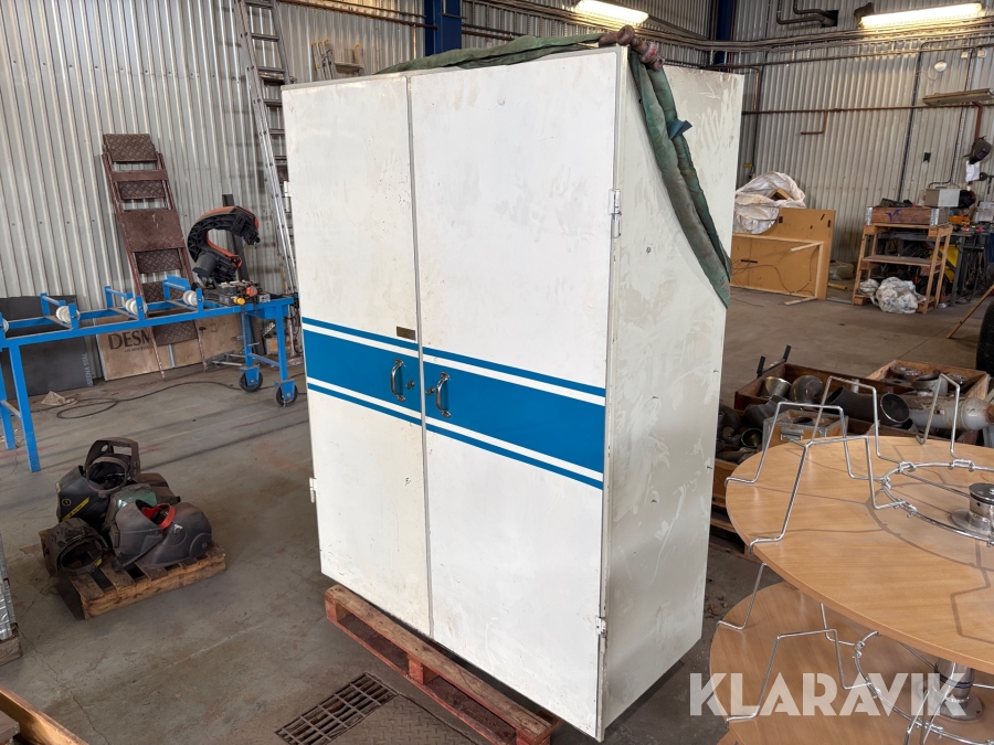 Förvaringsskåp låsbart med inredning