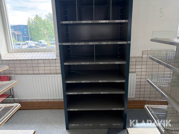 Lagerhylla med flyttbara avdelare