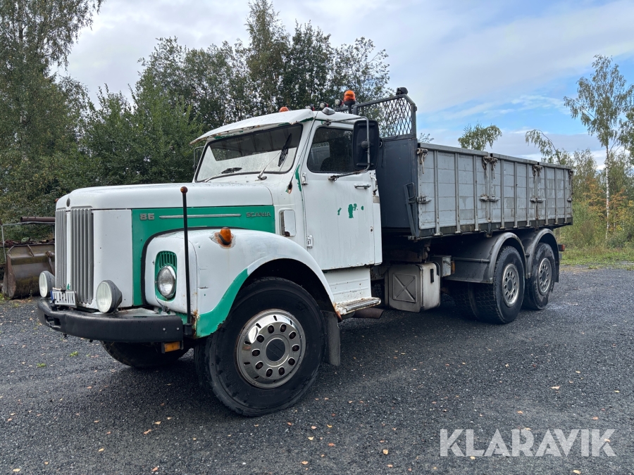 Veteranlastbil Scania LS 86 med tippflak