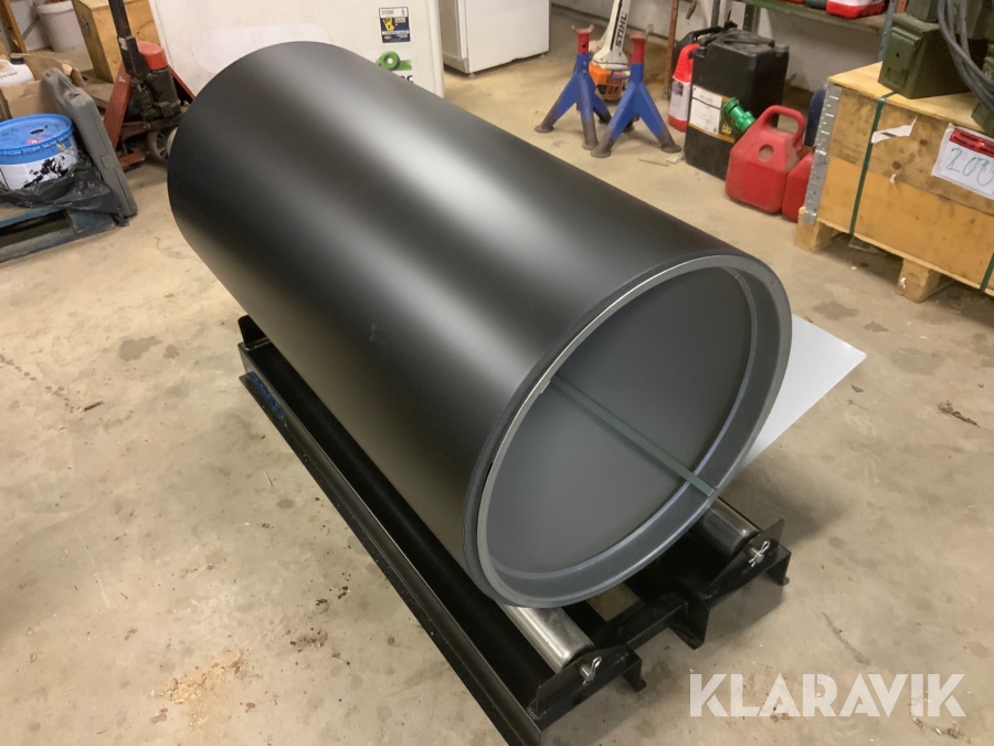 Svart plåt AR9005 1250 x 0,6 mm ca 80 kvm med plåtvagga