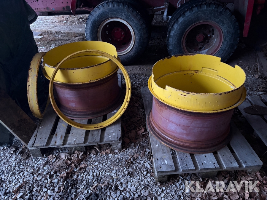 Dubbelmontagefälg John Deere 28 Tum med distansringar 2 st