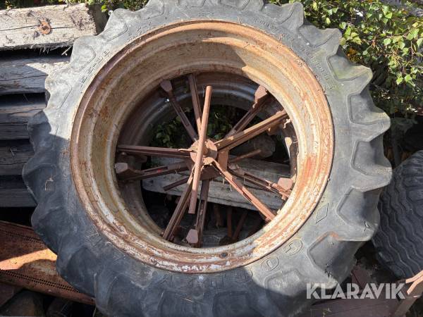 Dubbelmontage Goodyear 15.5-38 2st