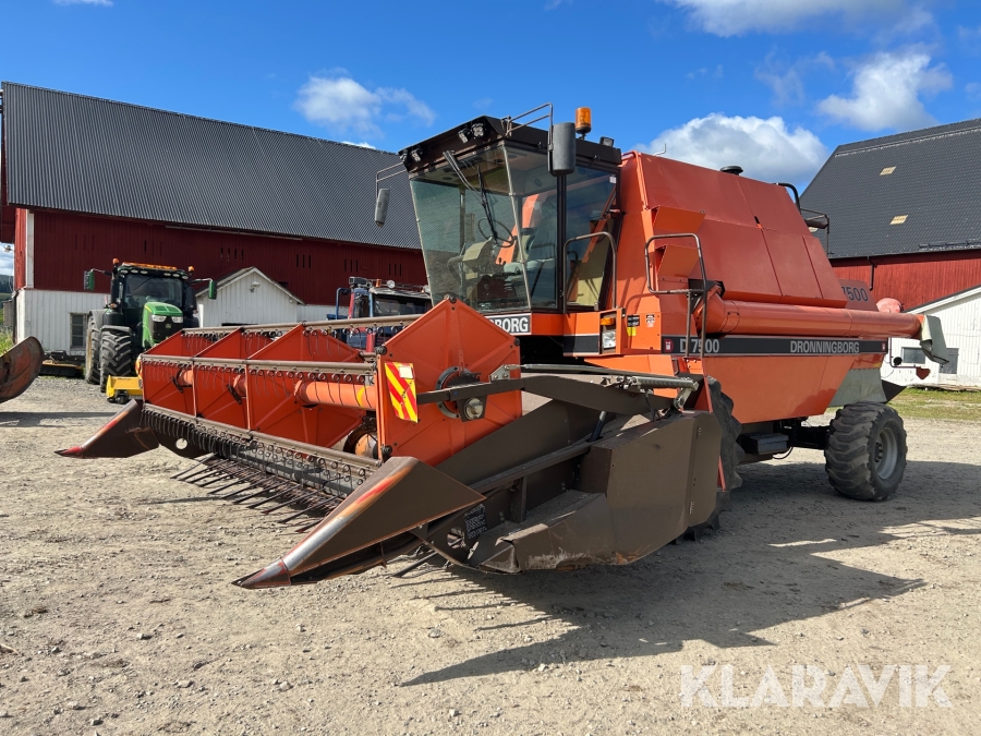 Skördetröska Dronningborg D 7500 16