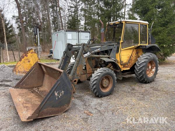Veterantraktor Valmet med Ålö frontlastare