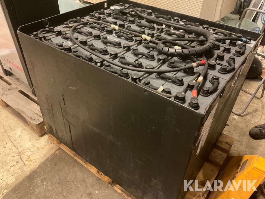 Truckbatteri Batteri union 40c5MDL155 med laddare