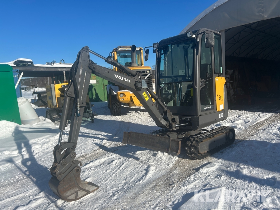 Grävmaskin Volvo EC18D med vagn redskap