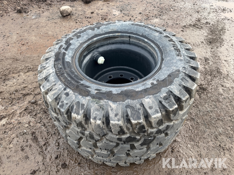 Entreprenaddäck Nokian 650/45-22.5  på fälg 1st