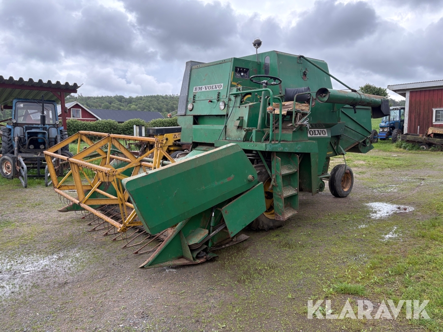 Skördetröska Volvo BM S830