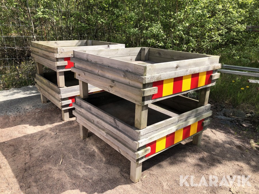 Blomlådor / Farthinder 4 st 