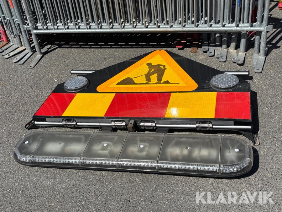 Takskylt / vägarbetesskylt med Blixtljusramp