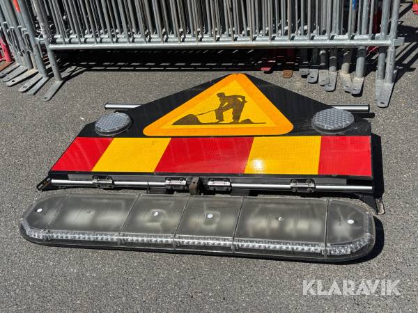 Takskylt / vägarbetesskylt med Blixtljusramp