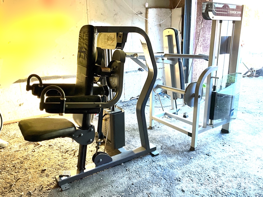 Träningsmaskiner 2st Nordic gym / Nautilus Nitro för Axlar