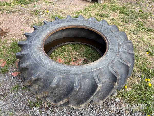 Däck Nokian 18,4-34. Tractor FS