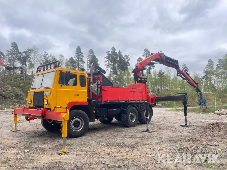 Lastbil för trädfällning Scania SBAT 111SA
