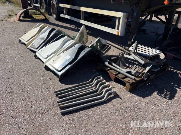 Fotsteg , stänkskärmar & skärmstag till Volvo FH