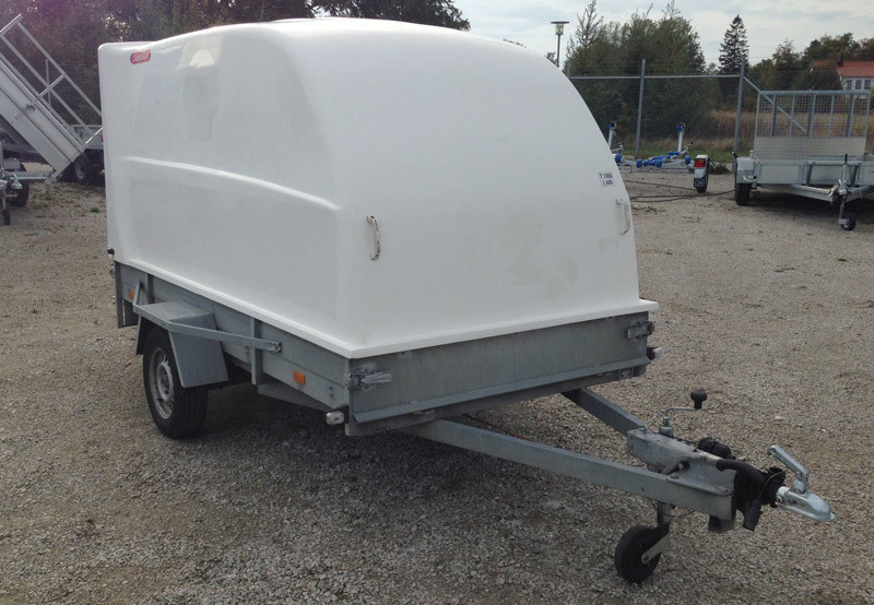 Släpvagn med kåpa