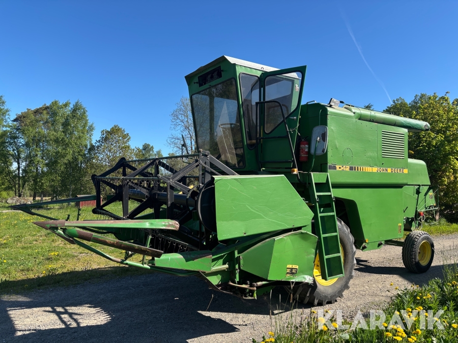 Skördertröska John Deere 1042