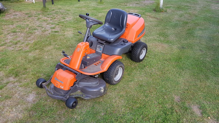 Åkgräsklippare Husqvarna Rider 13 AWD
